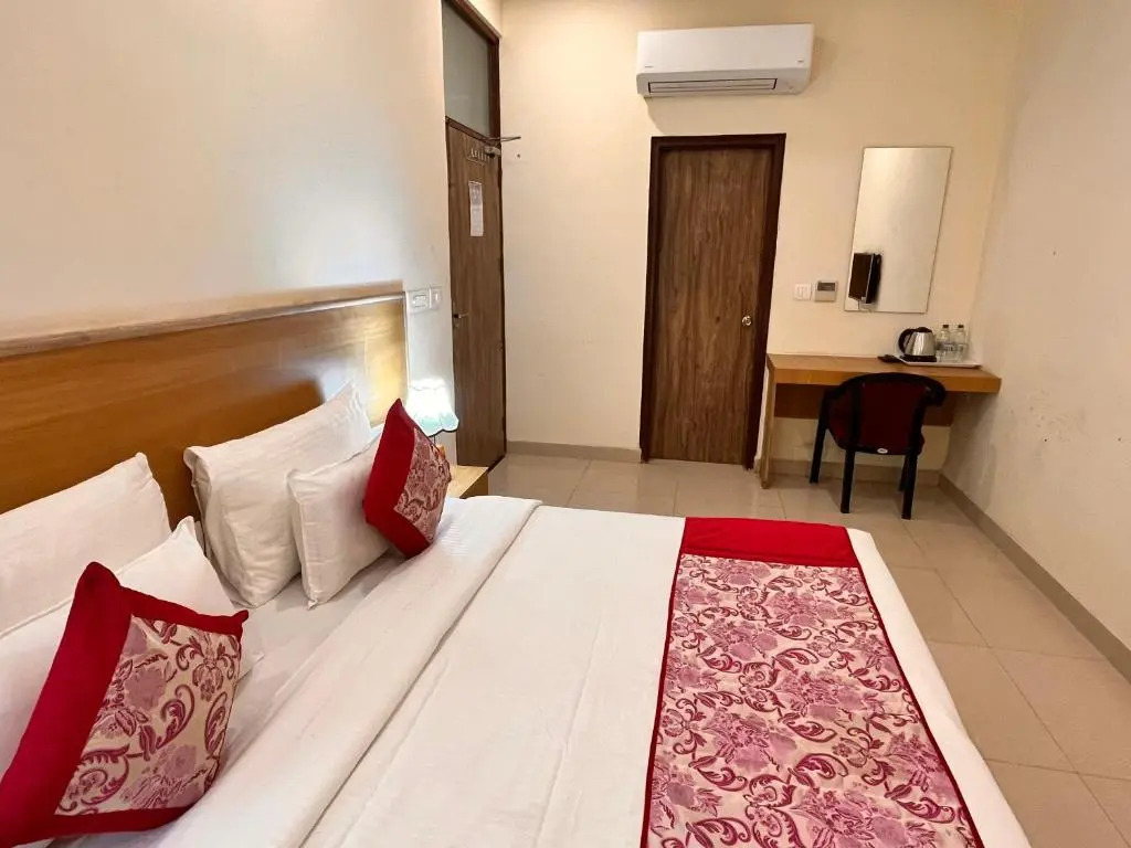 Hotel Mithila Residency Noida - Couple Friendly Local IDs Accepted