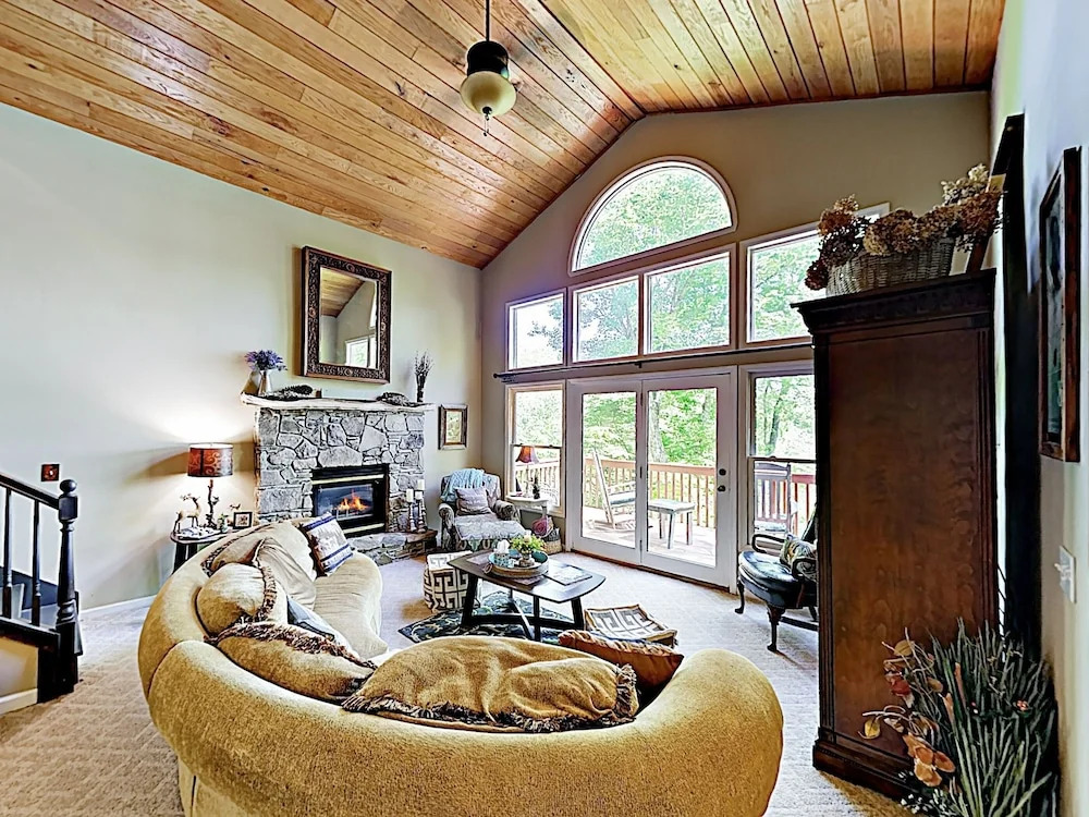 2637 Pisgah Forest - 3 Br Home