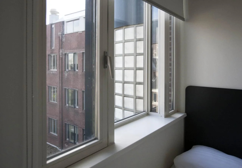 easyHotel The Hague City Centre
