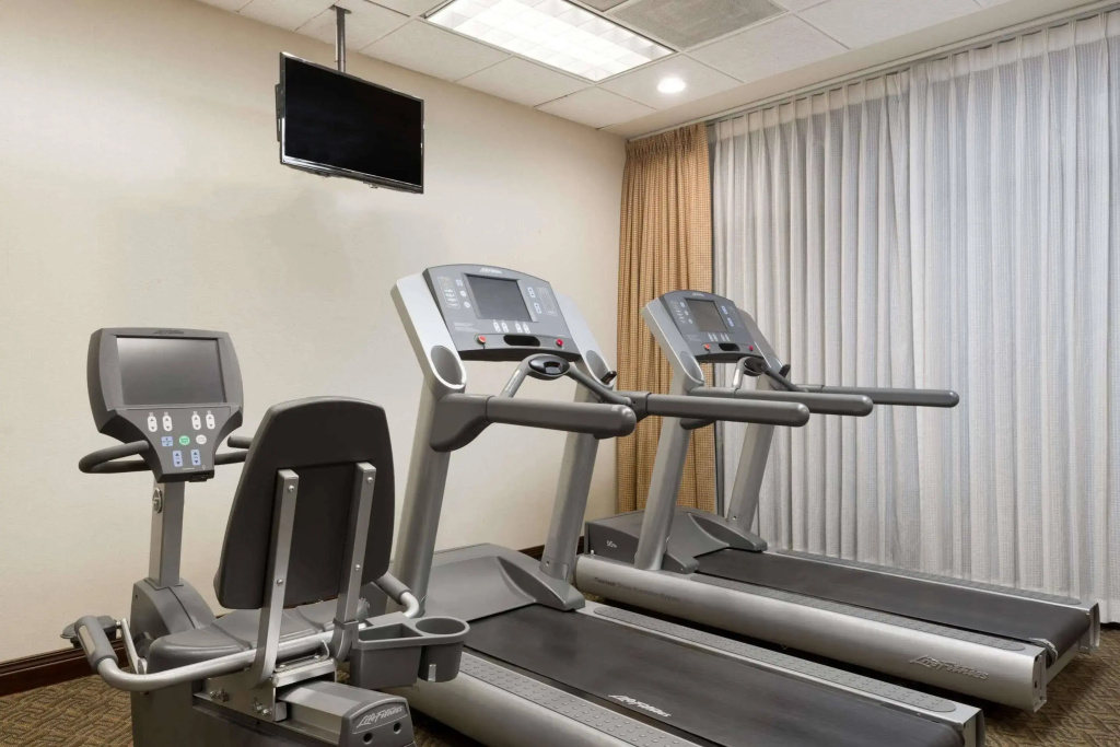 Delta Hotels by Marriott Cincinnati Sharonville