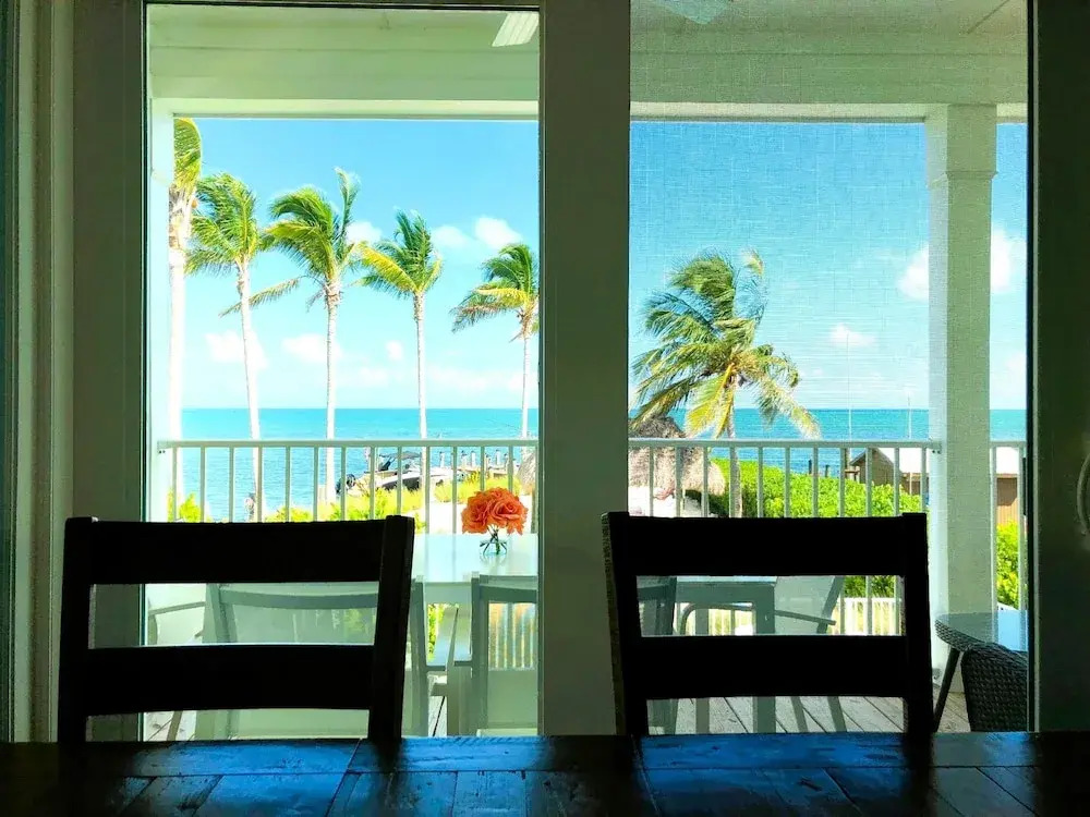 8 Waterfront 4 Bed 3 Bath Pool Home w Free Dock