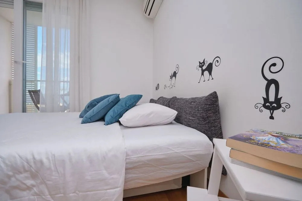 Sun City Studio by Litto