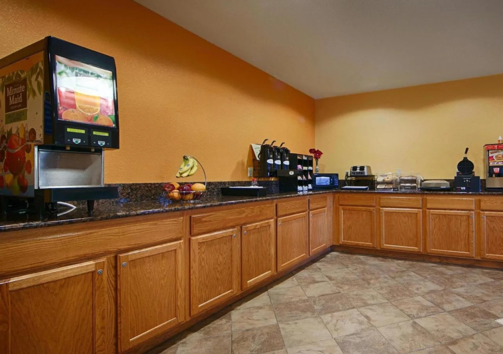 Best Western Dallas Inn & Suites
