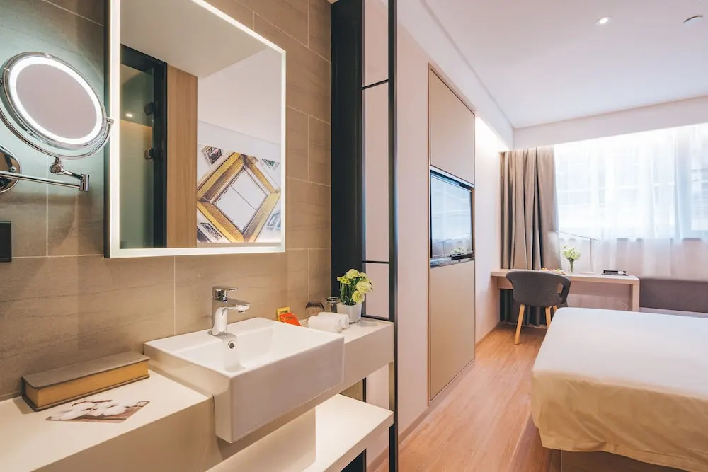 Atour Light Hotel Shanghai Bund Dashijie MetroStation (Great World)