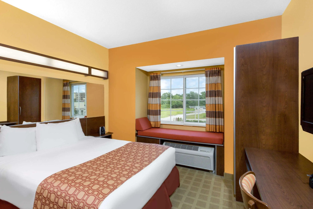 Microtel Inn & Suites by Wyndham Greenville/University Medic