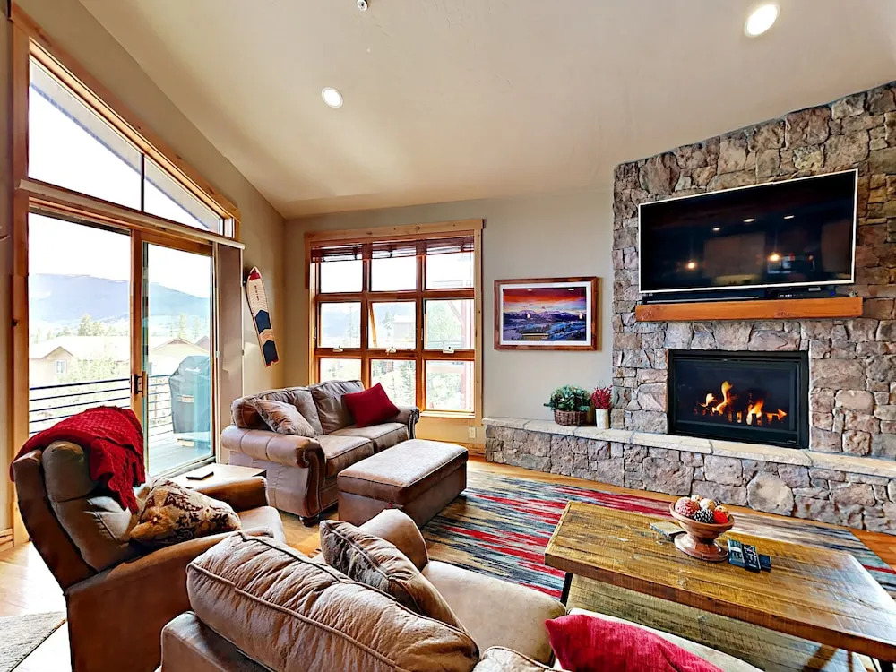 3br W/ Hot Tub & Views, Near Skiing 3 Bedroom Townhouse