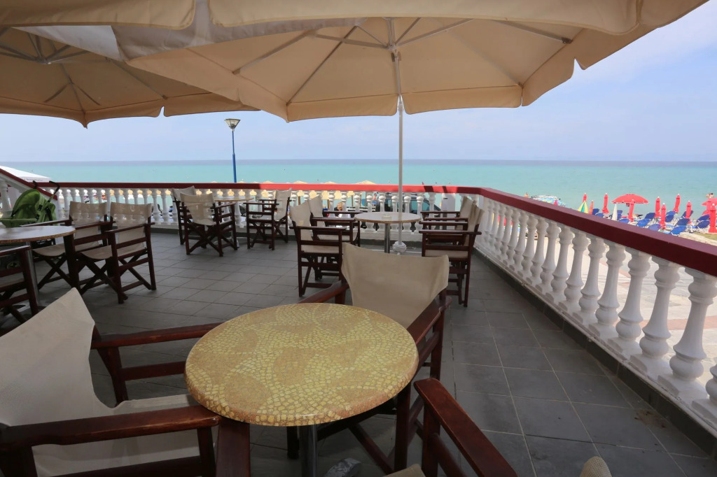 Summer Beach Hotel