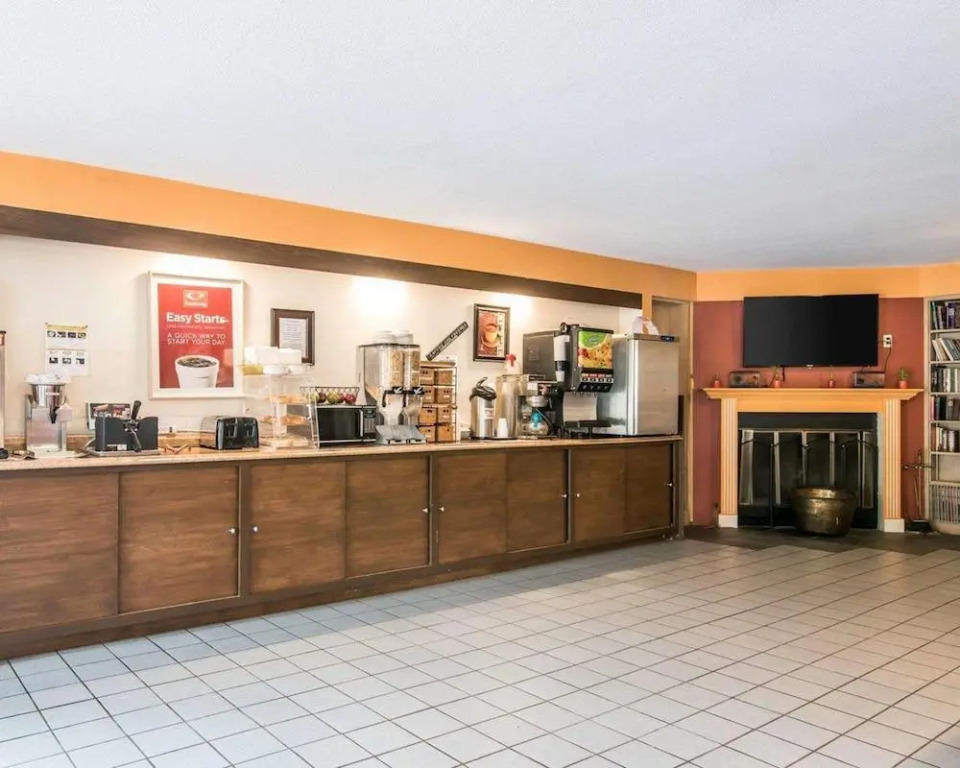 Econo Lodge Near Plymouth State University