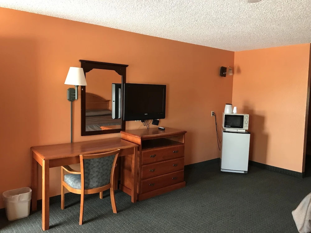 American Inn Cleburne