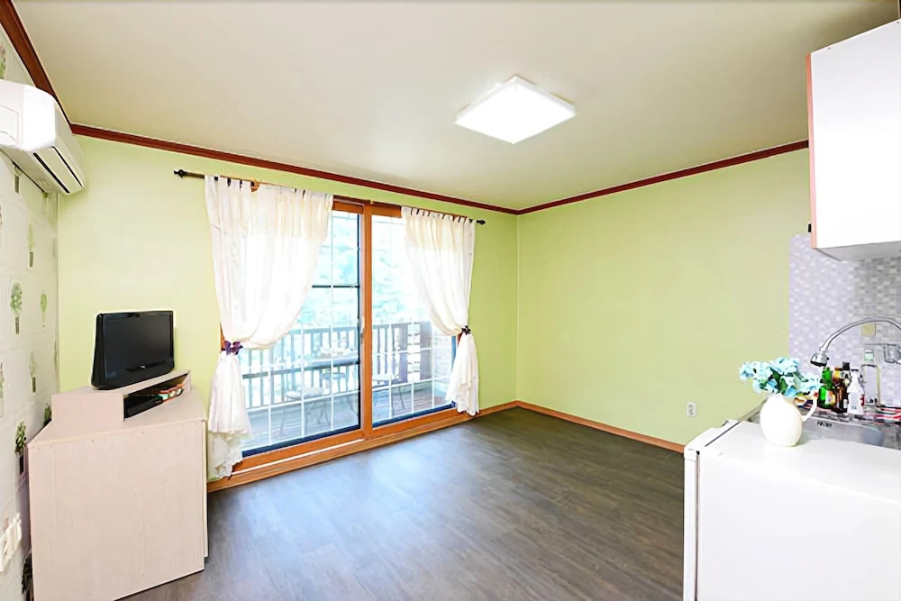 Gapyeong Yongchu View Sound Pension