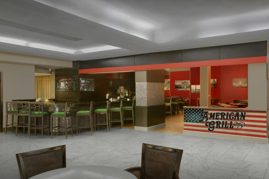 DoubleTree by Hilton at the Entrance to Universal Orlando