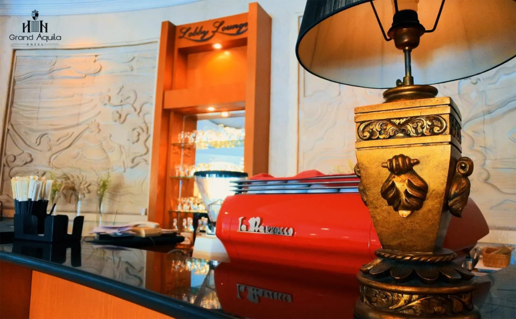 Grand Aquila Hotel
