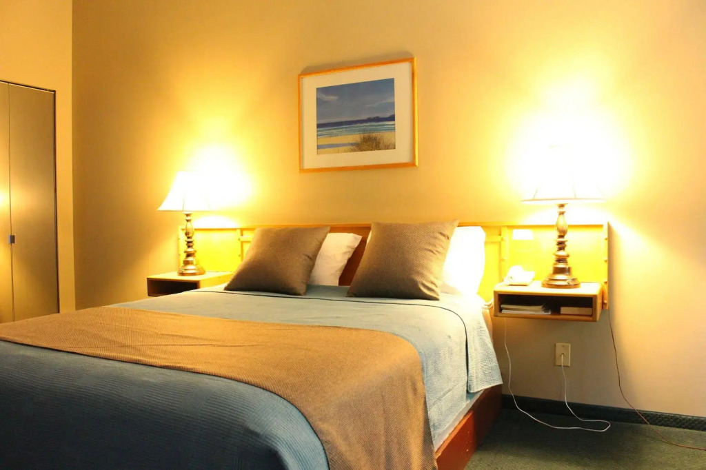 Sunshine Lodge Inn