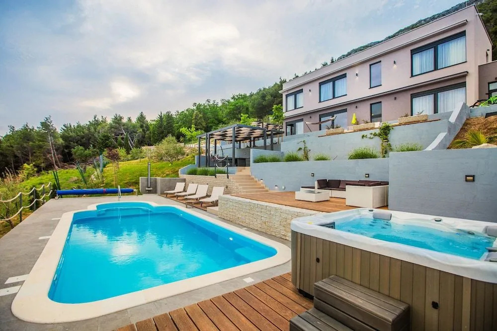 Luxury Villa Grand View
