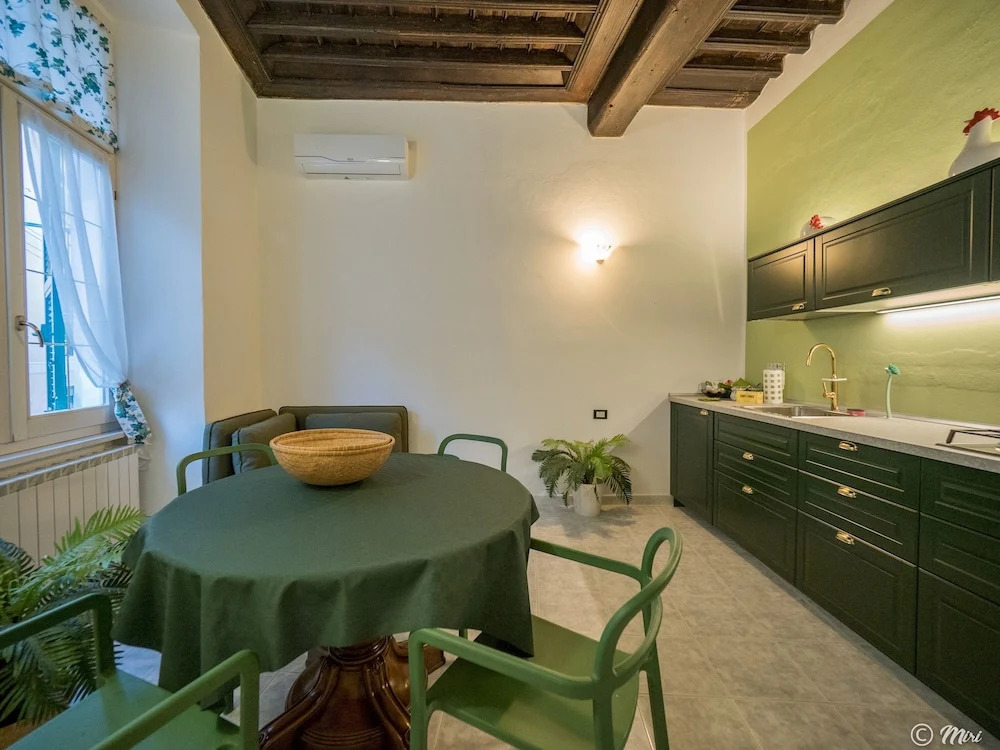 Picabon Quiet Apartment with AC & Balcony