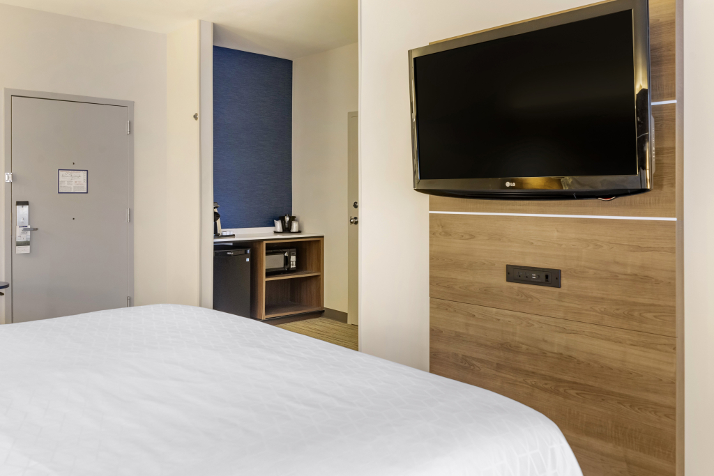 Holiday Inn Express Hotel & Suites Albuquerque Midtown by IHG