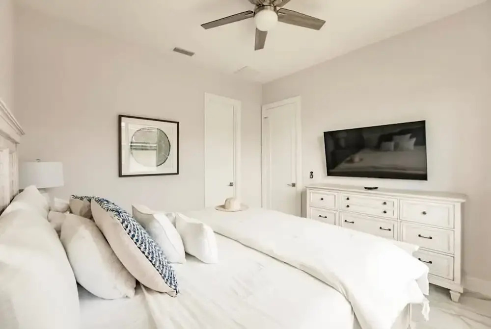Exquisite Vanderbilt Beach Luxury Getaway