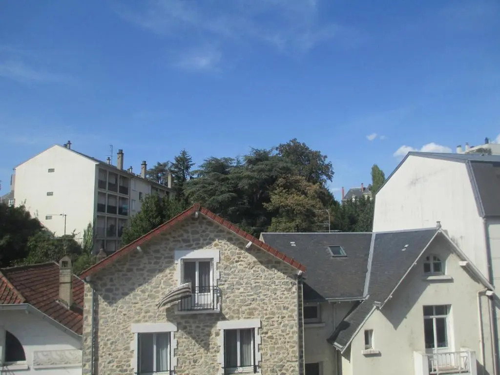 Céanothe-InvIRI. Studio Mairie. Parking Privatif