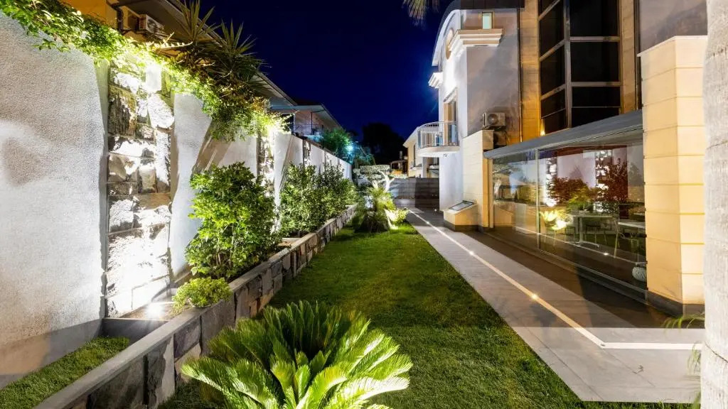 Zaffiro Lavico rooms Etna nature sea