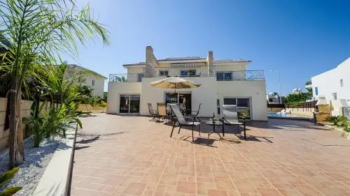 Rent Private Villa 196