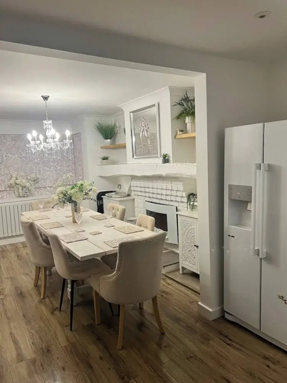 Staysolihull, Large Spacious Corner House,