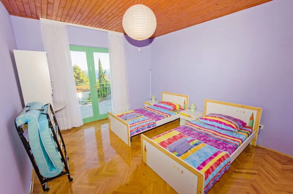 Apartments Mladenka