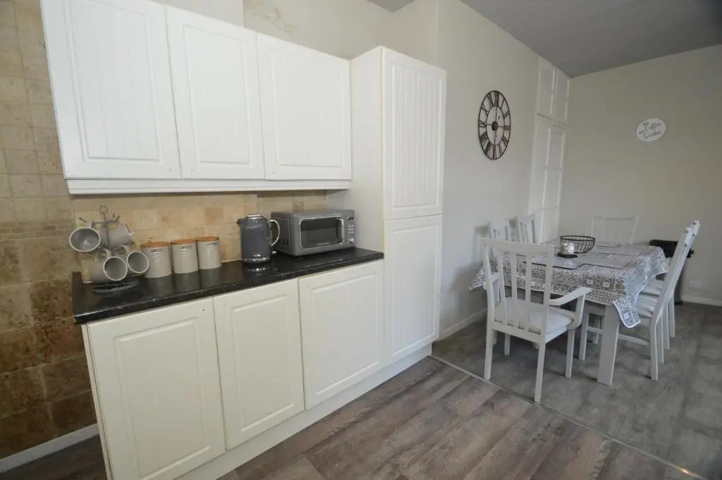Spacious and Homely 3 Bedroom Flat - SuiteLivin
