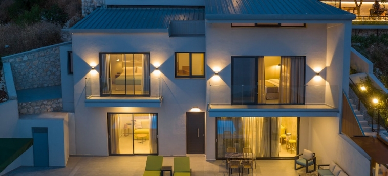 Anadeo Villas & Suites