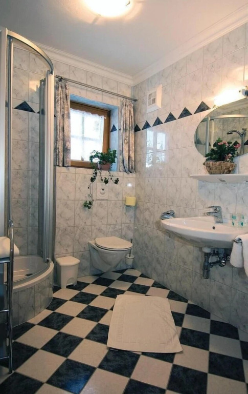 Beautiful Home in Grossarl With 5 Bedrooms and Wifi
