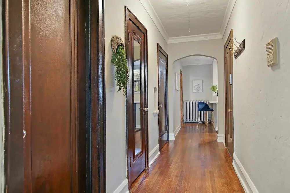 Classic & Charming 2BR Apt in Lincoln