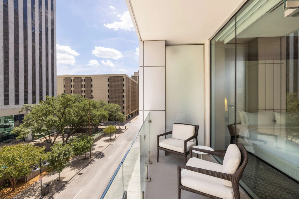 The Statler Dallas, Curio Collection By Hilton