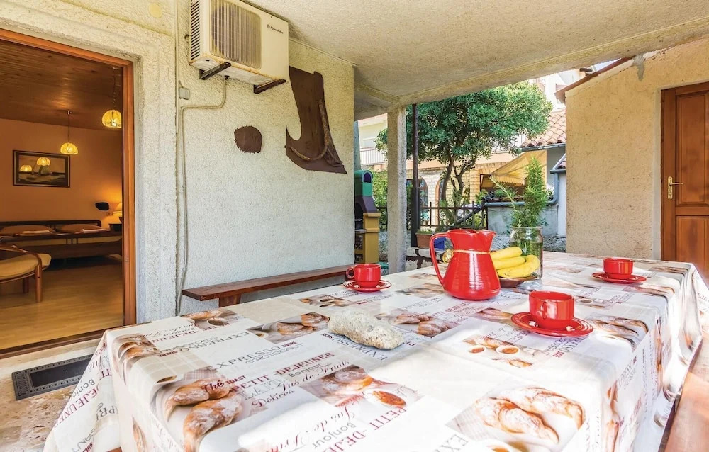 Stunning Home in Premantura With Wifi and 2 Bedrooms