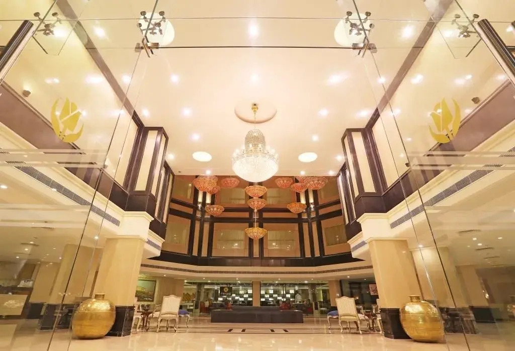 Hotel Golden City with Swimming Pool