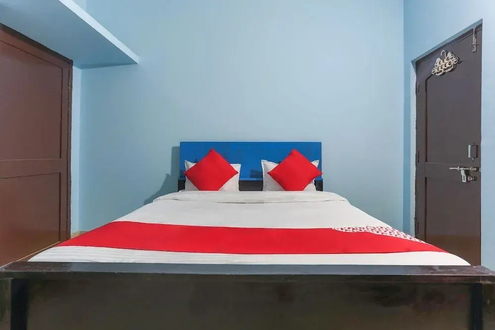 Royal Blues by OYO Rooms