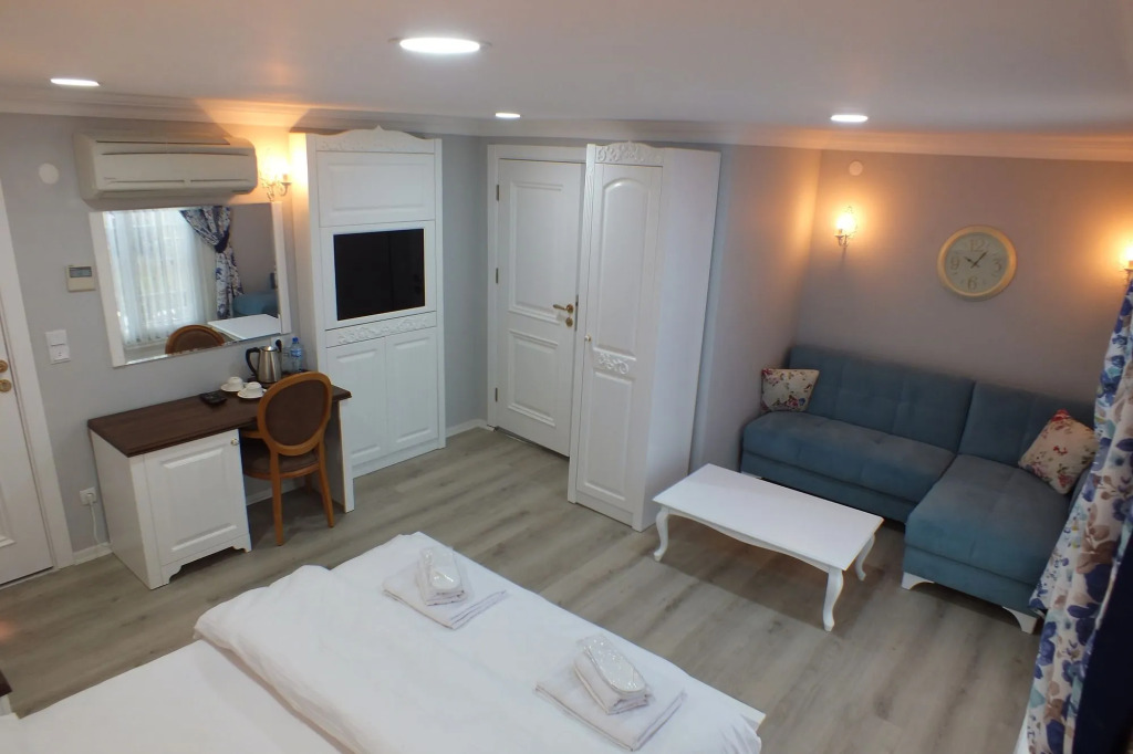 Real King Boutique Hotel