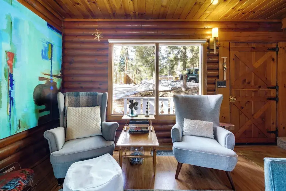 Boutique + Artsy Log Cabin in North Lake Tahoe!