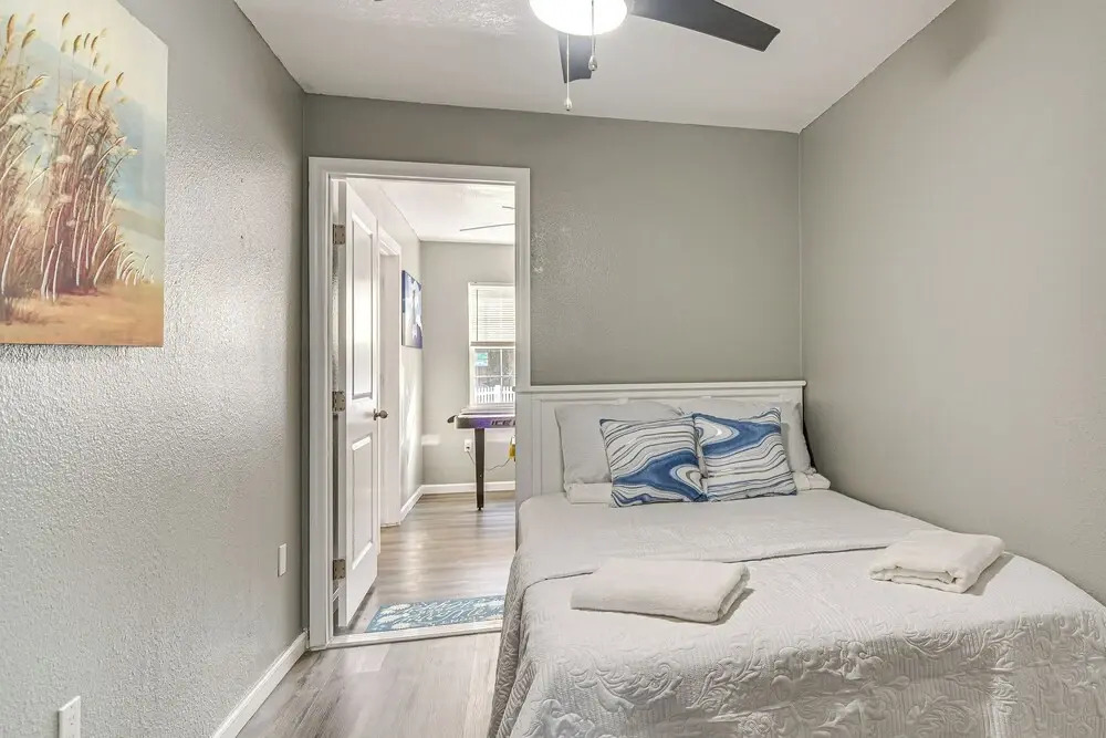 Breezy Tampa Home w/ Yard: Perfect for Long Stays