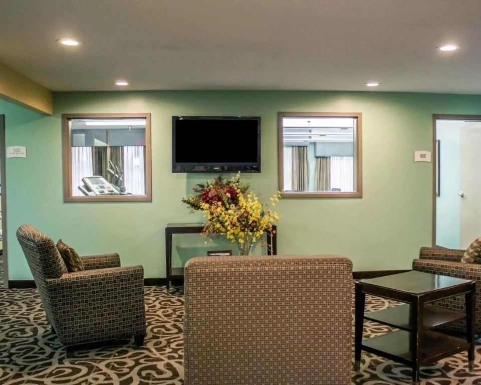 Copley Inn & Suites By OYO Akron OH