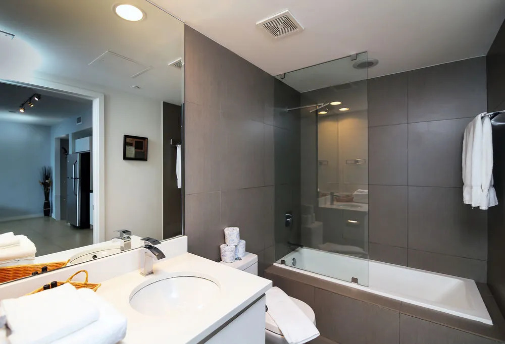 Monte Carlo Suites in Miami Beach