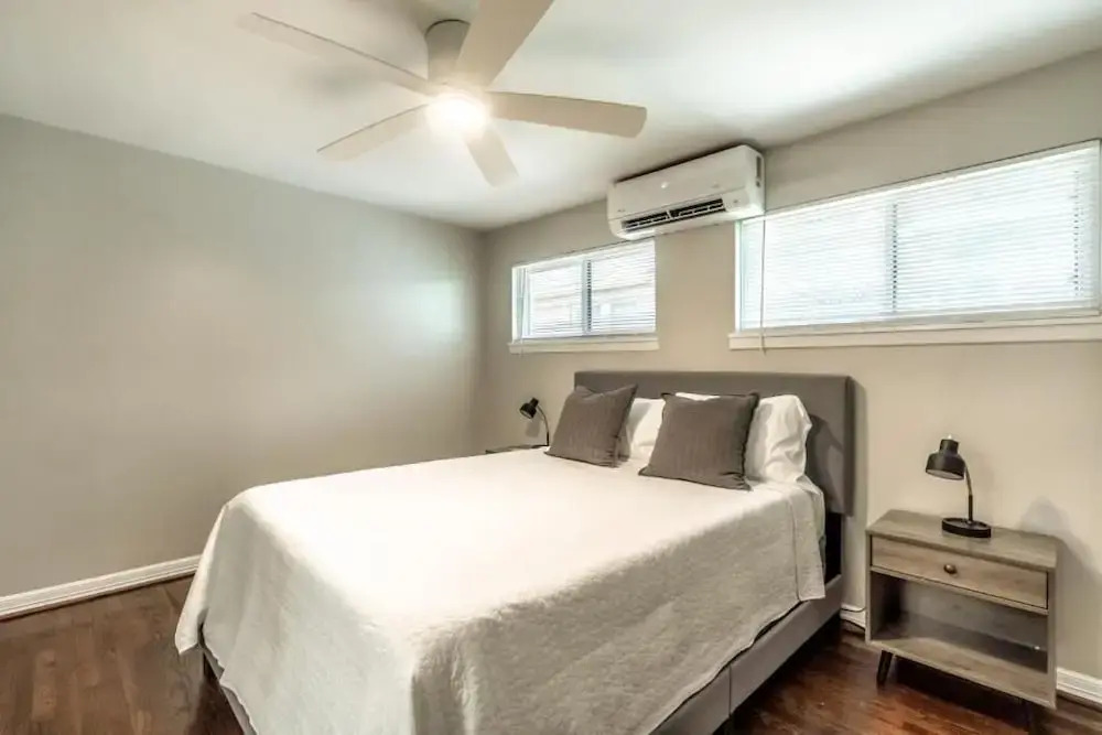 Stylish 1BR Urban Retreat