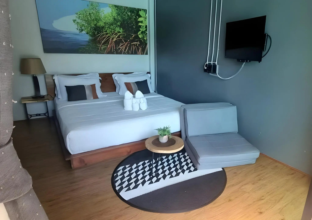 Canvas Family Home