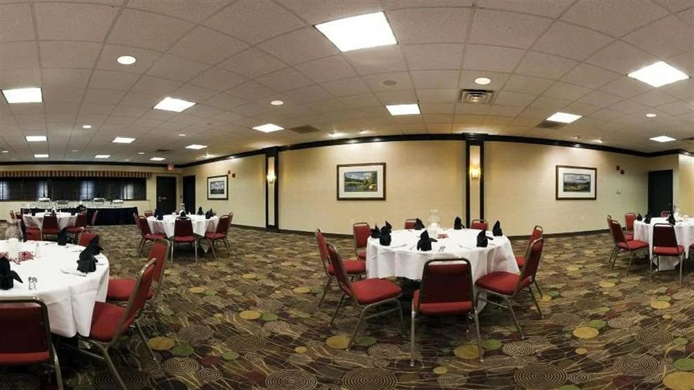 Holiday Inn Olathe Medical Center