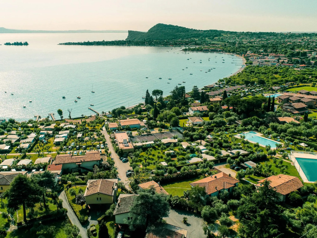 Serene Apartment in Manerba Del Garda with Pool