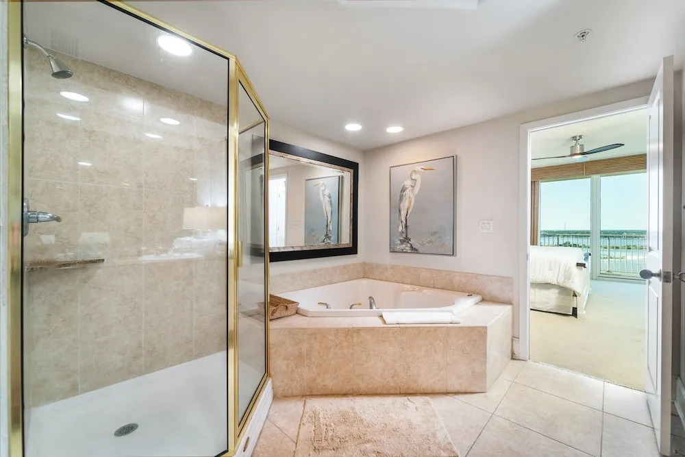 Three Bedroom With Bay Views Unit - Crb1105