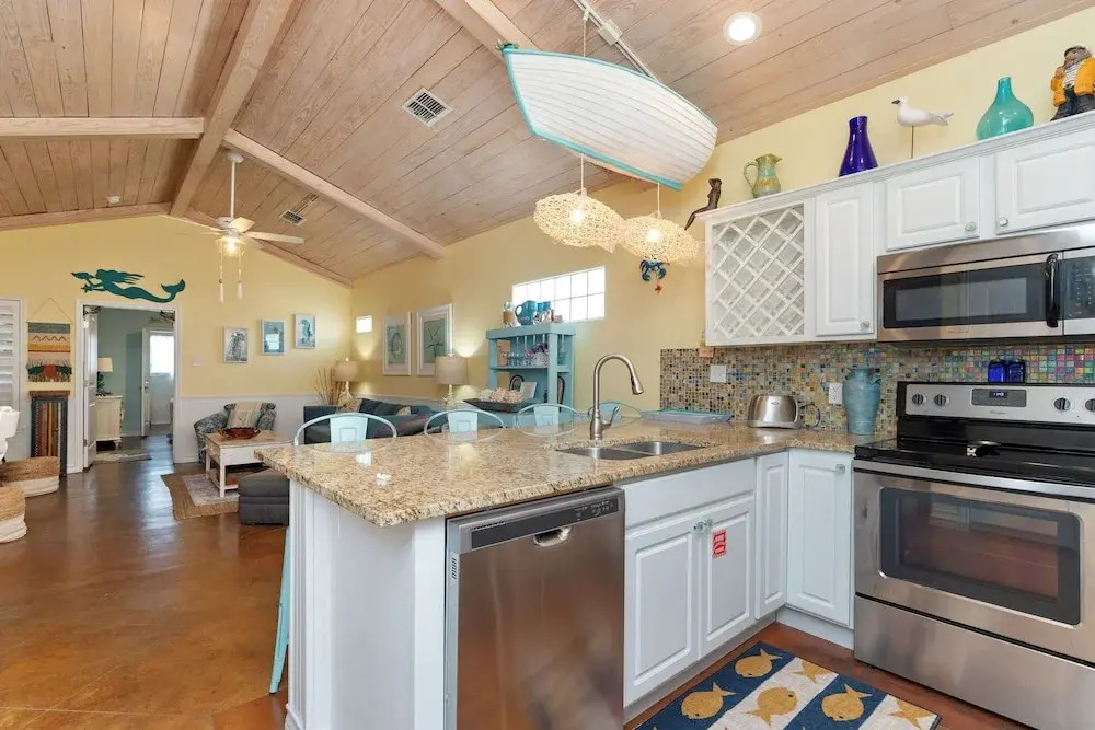 Mango Bungalow Sleeps 8 2 Community Pools