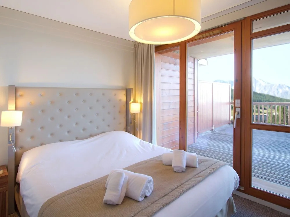 Luxury apartment with Wi-Fi in large ski area Paradiski