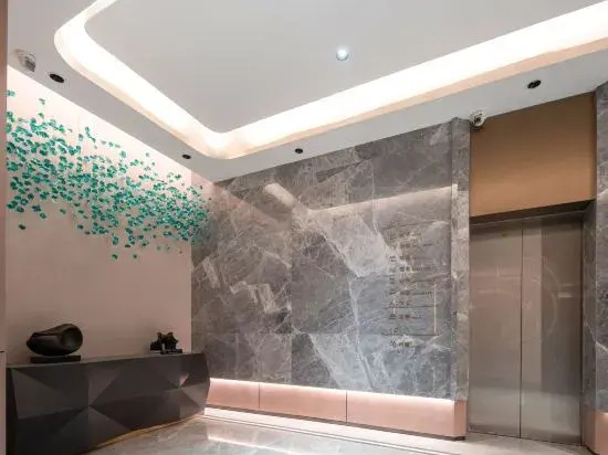World Hotel (Zhengzhou University Hi-tech Campus)