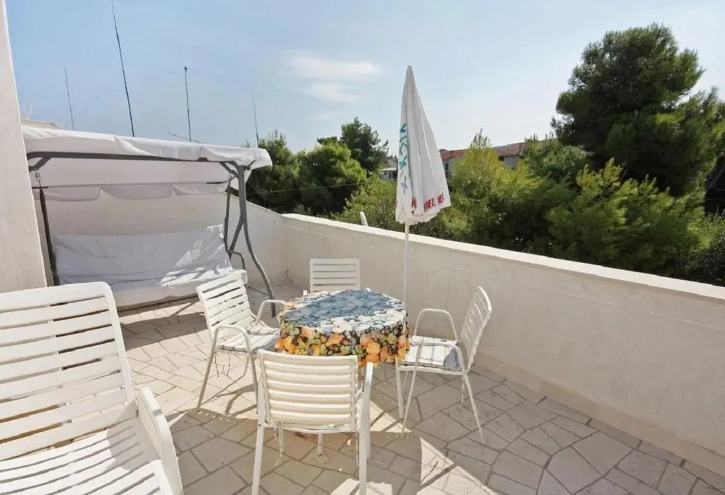 Apartment Nedjeljko - 150m from sea