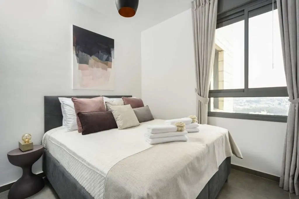 Deluxe 3 Bedrooms Flat in Residential Area