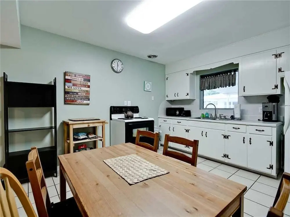 Venice Harbor 606 - Two Bedroom Home